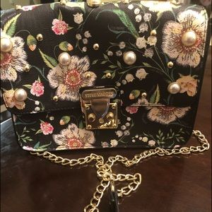 Super cute Steve Madden shoulder bag